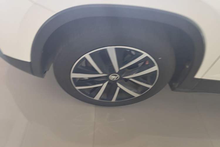 Used Skoda Kamiq 2020 1.5L Automatic Comfort Edition Left Front Wheel Hub
