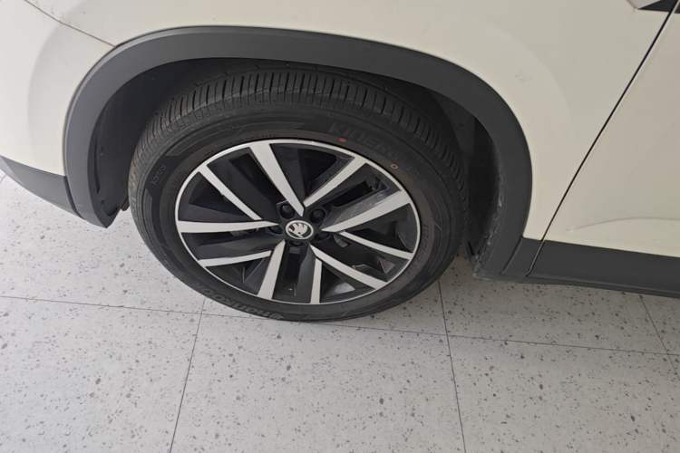 Used Skoda Kamiq 2020 1.5L Automatic Comfort Edition Left Front Wheel Hub