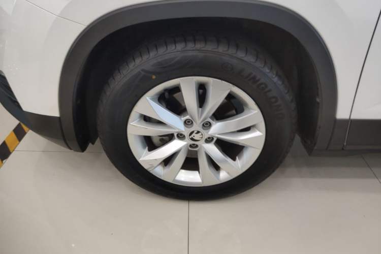 Used Skoda Kamiq 2020 1.5L Automatic Comfort Edition Left Front Wheel Hub
