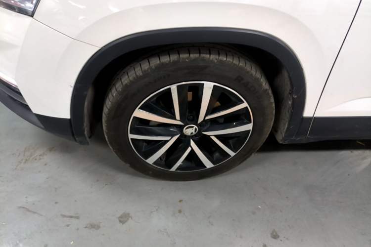 Used Skoda Kamiq 2020 1.5L Manual Comfort Edition Left Front Wheel Hub