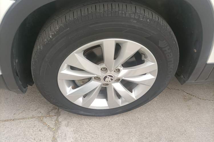 Used Skoda Kamiq 2020 1.5L Manual Standard Edition Left Front Wheel Hub