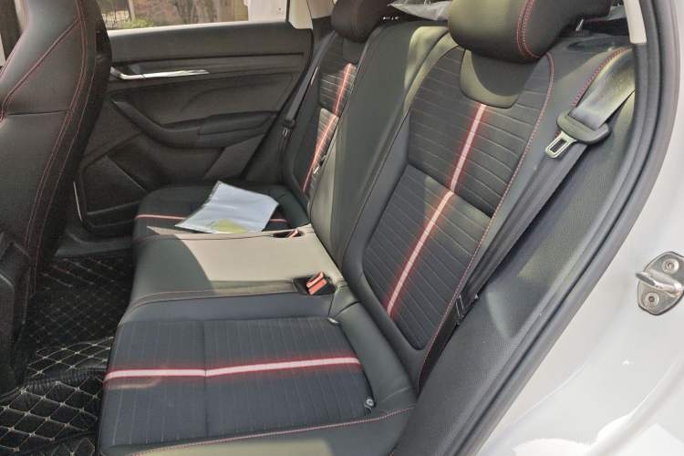 Used Skoda Kamiq 2020 Facelifted GT TSI 230 DSG Flagship Edition China VI Standard Left Rear Seat