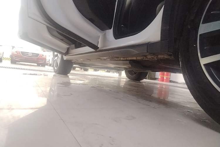 Used Skoda Kamiq 2020 1.5L Automatic Comfort Edition Left Side Sill