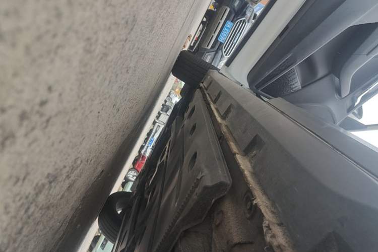 Used Skoda Kamiq 2020 1.5L Automatic Comfort Edition Left Side Sill