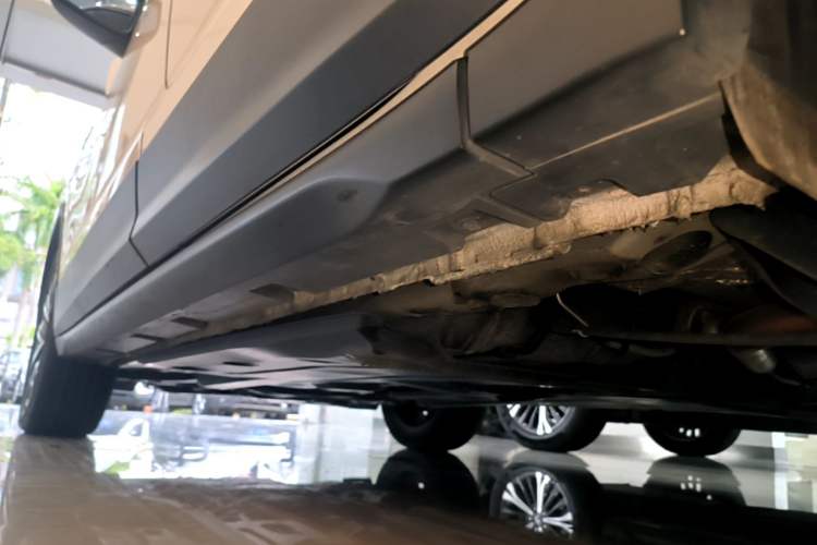Used Skoda Kamiq 2020 1.5L Automatic Comfort Edition Left Side Sill