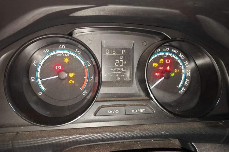 Used Skoda Kamiq 2020 1.5L Automatic Comfort Edition Odometer Close Up