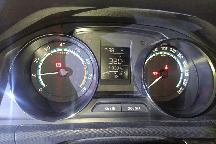 Used Skoda Kamiq 2020 1.5L Automatic Comfort Edition Odometer Close Up