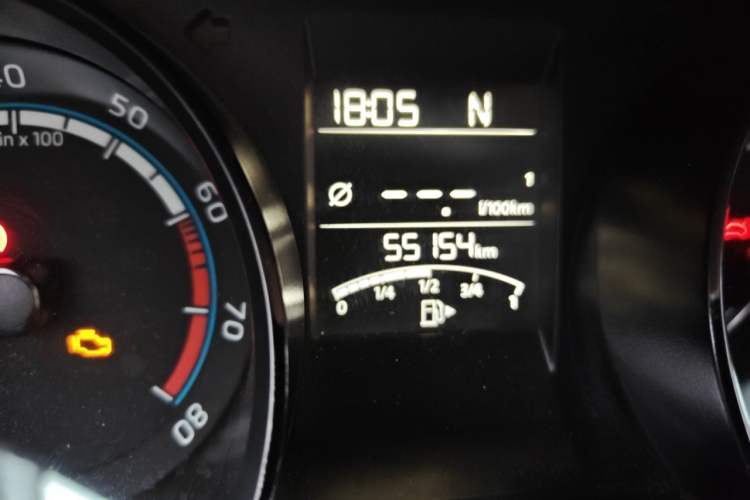 Used Skoda Kamiq 2020 1.5L Automatic Comfort Edition Odometer Close Up