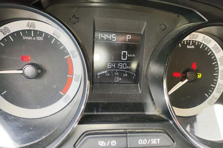 Used Skoda Kamiq 2020 1.5L Automatic Standard Edition Odometer Close Up