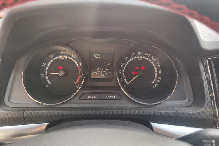 Used Skoda Kamiq 2020 1.5L Manual Comfort Edition Odometer Close Up