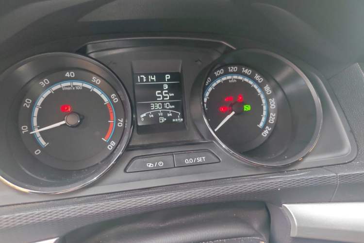 Used Skoda Kamiq 2020 1.5L Automatic Standard Edition Odometer Close Up