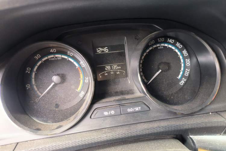 Used Skoda Kamiq 2020 1.5L Automatic Standard Edition Odometer Close Up