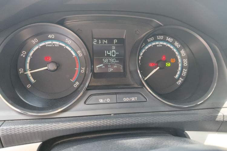 Used Skoda Kamiq 2020 1.5L Automatic Standard Edition Odometer Close Up