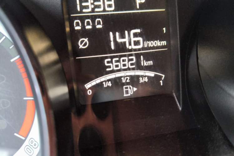 Used Skoda Kamiq 2020 1.5L Automatic Comfort Edition Odometer Close Up