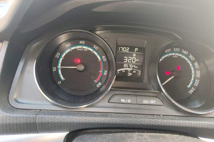 Used Skoda Kamiq 2020 1.5L Automatic Comfort Edition Odometer Close Up