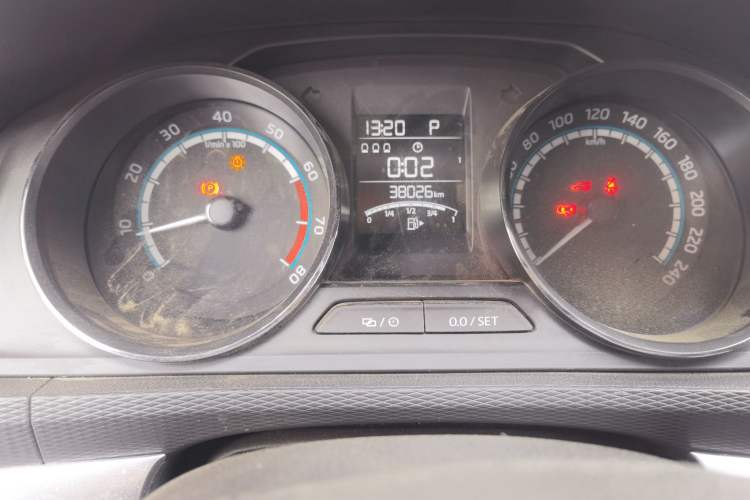 Used Skoda Kamiq 2020 1.5L Automatic Comfort Edition Odometer Close Up