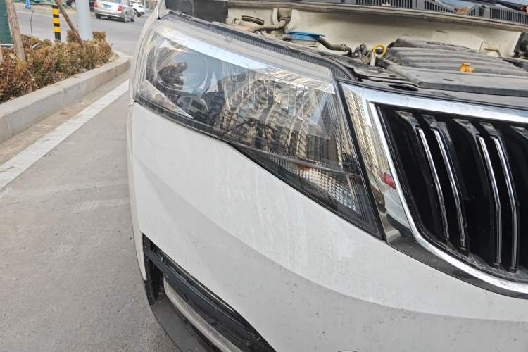 Used Skoda Kamiq 2020 1.5L Automatic Comfort Edition Right Front Headlight