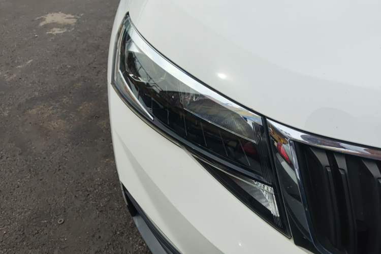 Used Skoda Kamiq 2020 1.5L Automatic Standard Edition Right Front Headlight