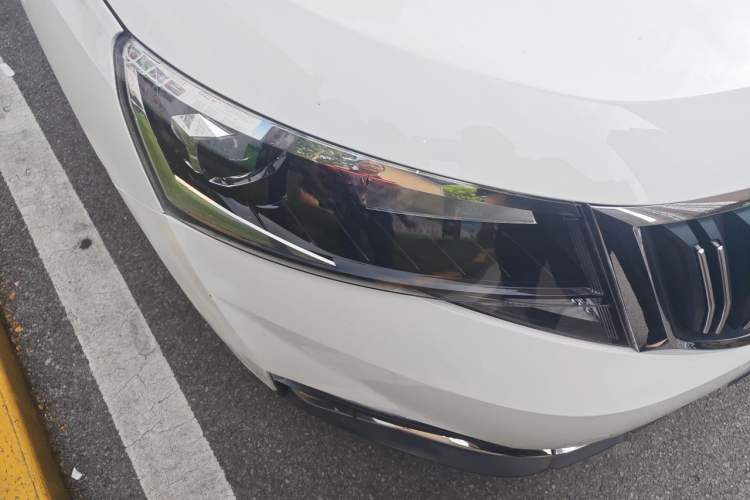 Used Skoda Kamiq 2020 1.5L Automatic Standard Edition Right Front Headlight