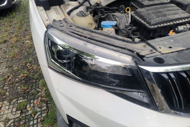 Used Skoda Kamiq 2020 1.5L Automatic Standard Edition Right Front Headlight