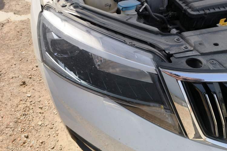 Used Skoda Kamiq 2020 1.5L Manual Comfort Edition Right Front Headlight