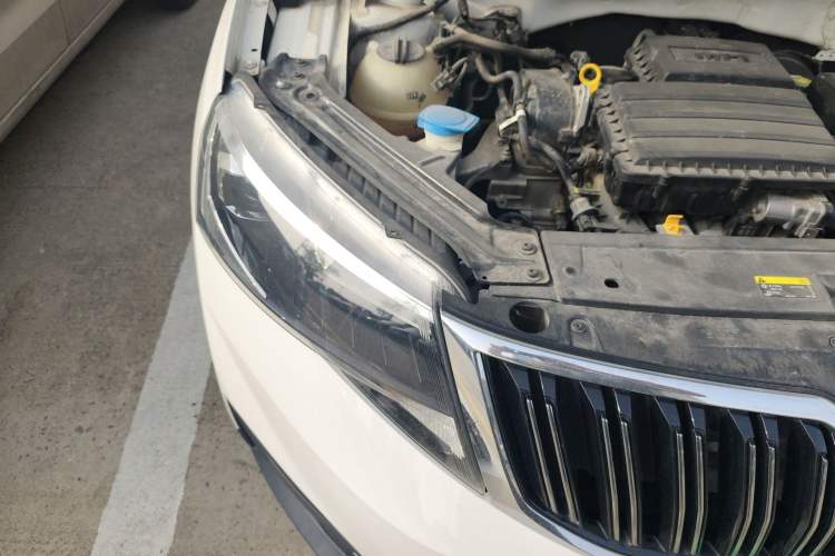 Used Skoda Kamiq 2020 1.5L Automatic Comfort Edition Right Front Headlight