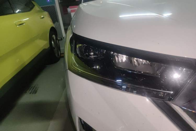 Used Skoda Kamiq 2020 Facelifted GT TSI 230 DSG Flagship Edition China VI Standard Right Front Headlight