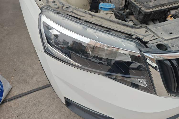 Used Skoda Kamiq 2020 1.5L Automatic Standard Edition Right Front Headlight