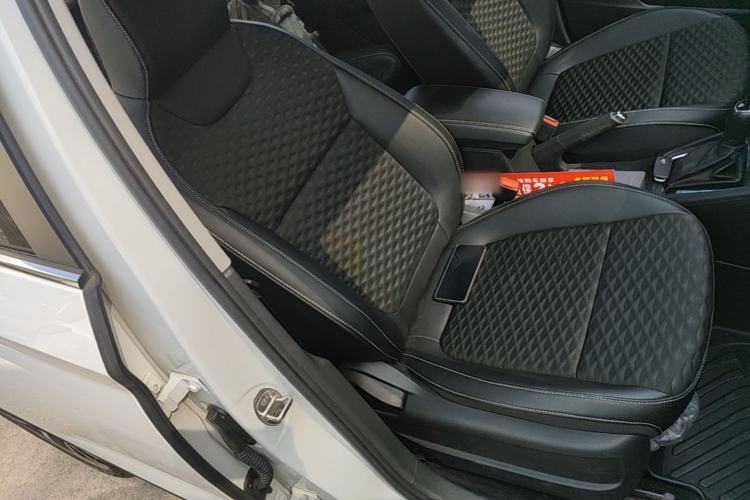 Used Skoda Kamiq 2020 1.5L Automatic Comfort Edition Right Front Seat