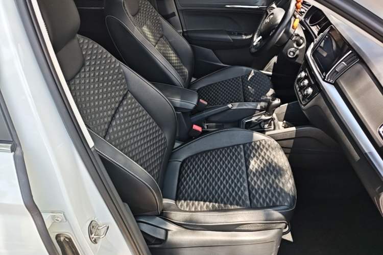 Used Skoda Kamiq 2020 1.5L Automatic Comfort Edition Right Front Seat