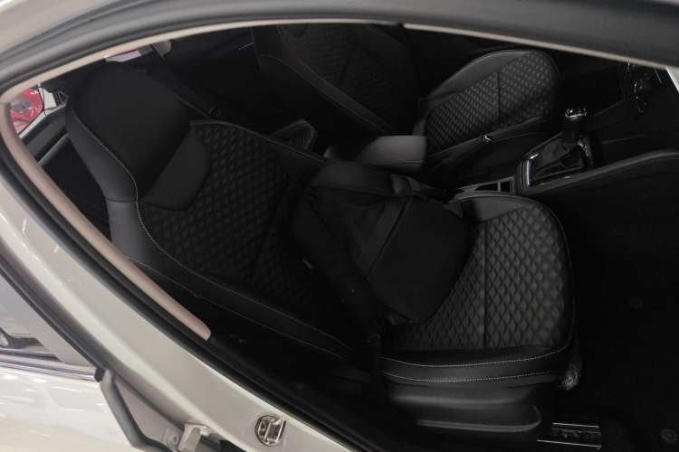 Used Skoda Kamiq 2020 1.5L Automatic Comfort Edition Right Front Seat