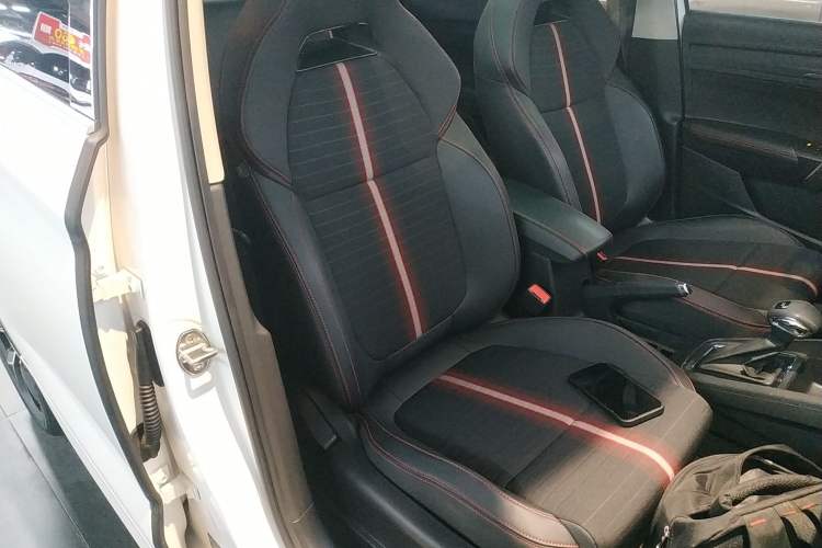 Used Skoda Kamiq 2020 GT 1.5L Automatic Flagship Model China VI Standard Right Front Seat