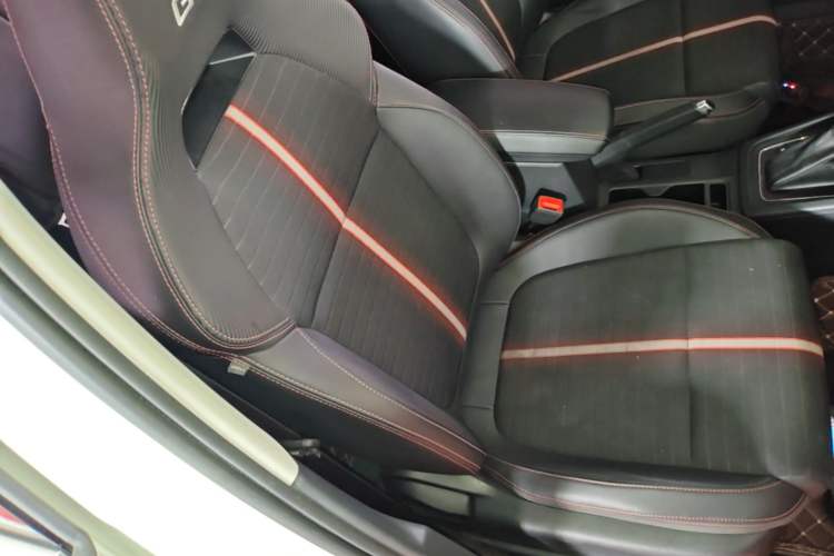 Used Skoda Kamiq 2020 Facelifted GT TSI 230 DSG Flagship Edition China VI Standard Right Front Seat