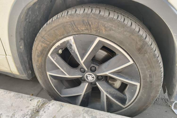 Used Skoda Kamiq 2020 Facelifted GT 1.5L Automatic Flagship Version China VI Standard Right Front Wheel Hub