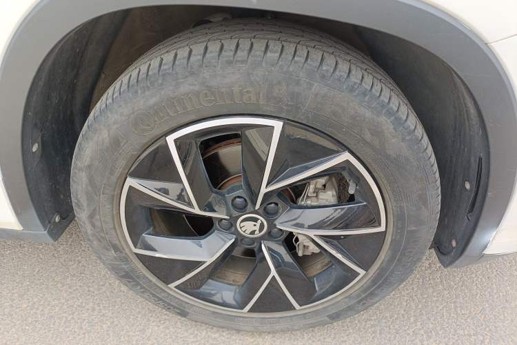 Used Skoda Kamiq 2020 GT TSI 230 DSG Flagship Edition China VI standard Right Front Wheel Hub