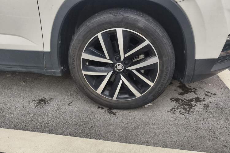 Used Skoda Kamiq 2020 1.5L Manual Comfort Edition Right Front Wheel Hub