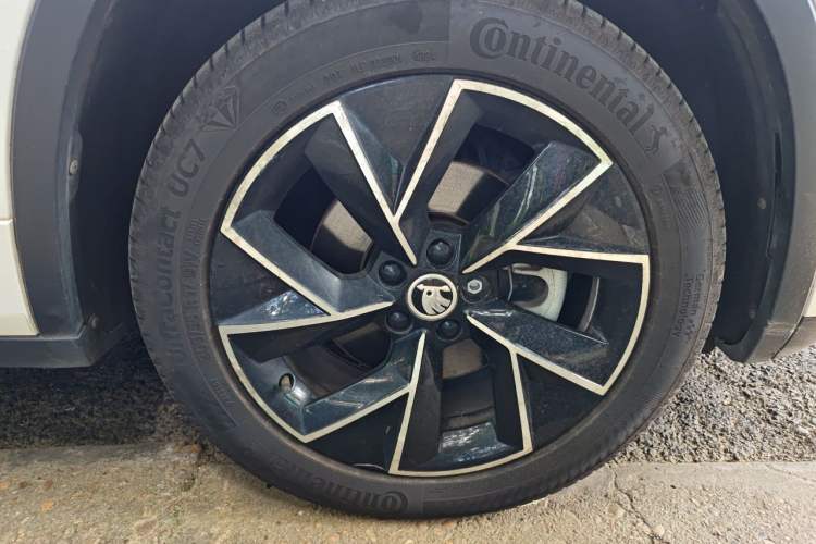 Used Skoda Kamiq 2020 GT TSI 230 DSG Flagship Edition China VI standard Right Front Wheel Hub