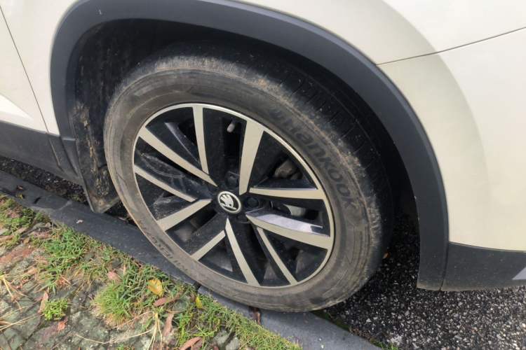Used Skoda Kamiq 2020 1.5L Automatic Standard Edition Right Front Wheel Hub