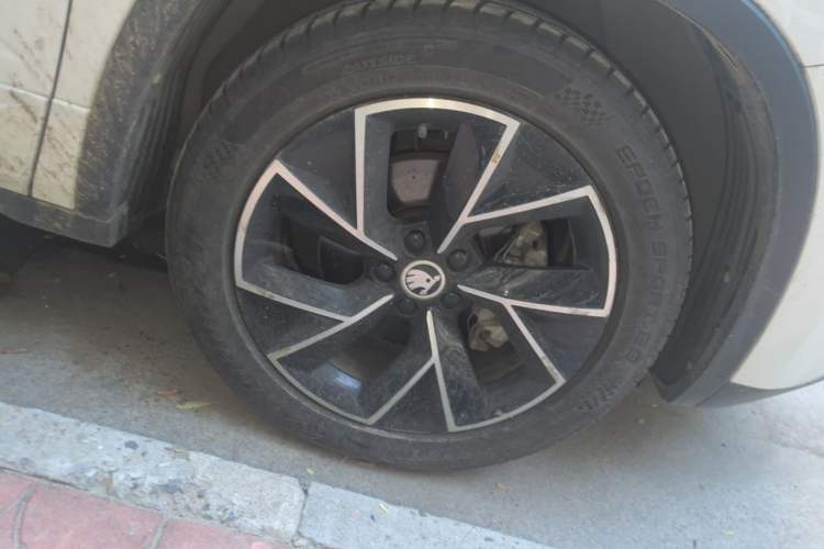 Used Skoda Kamiq 2020 GT TSI 230 DSG Flagship Edition China VI standard Right Front Wheel Hub