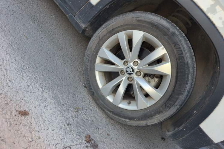 Used Skoda Kamiq 2020 1.5L Automatic Standard Edition Right Front Wheel Hub