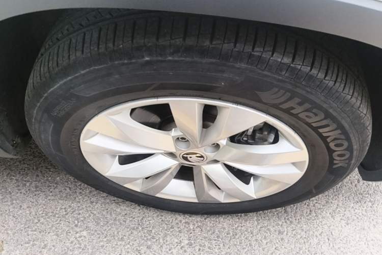 Used Skoda Kamiq 2020 1.5L Automatic Standard Edition Right Front Wheel Hub