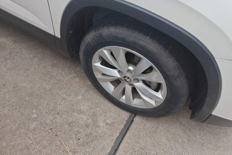 Used Skoda Kamiq 2020 1.5L Automatic Standard Edition Right Front Wheel Hub