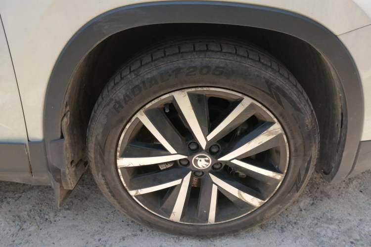 Used Skoda Kamiq 2020 1.5L Automatic Comfort Edition Right Front Wheel Hub
