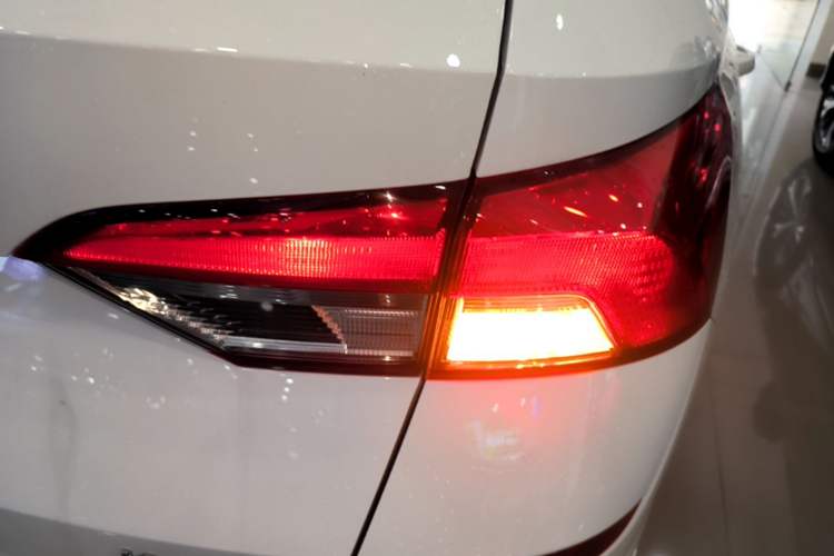 Used Skoda Kamiq 2020 1.5L Automatic Comfort Edition Right Rear Taillight