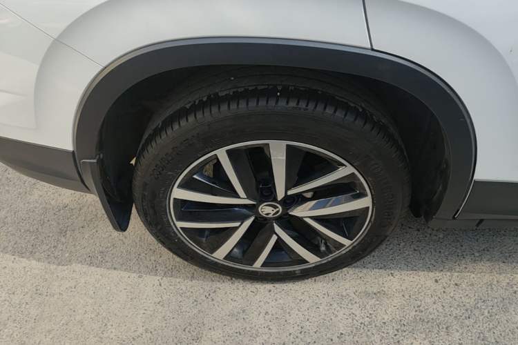 Used Skoda Kamiq 2020 1.5L Automatic Comfort Edition Right Rear Wheel Hub