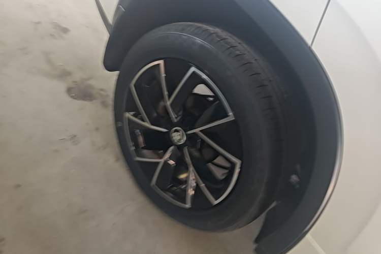 Used Skoda Kamiq 2020 Facelifted GT TSI 230 DSG Flagship Edition China VI Standard Right Rear Wheel Hub