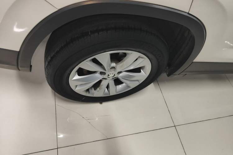 Used Skoda Kamiq 2020 1.5L Automatic Standard Edition Right Rear Wheel Hub