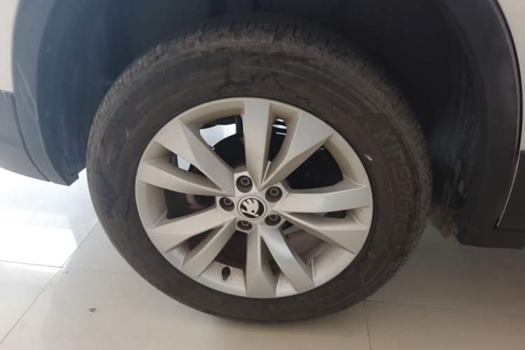 Used Skoda Kamiq 2020 1.5L Manual Standard Edition Right Rear Wheel Hub