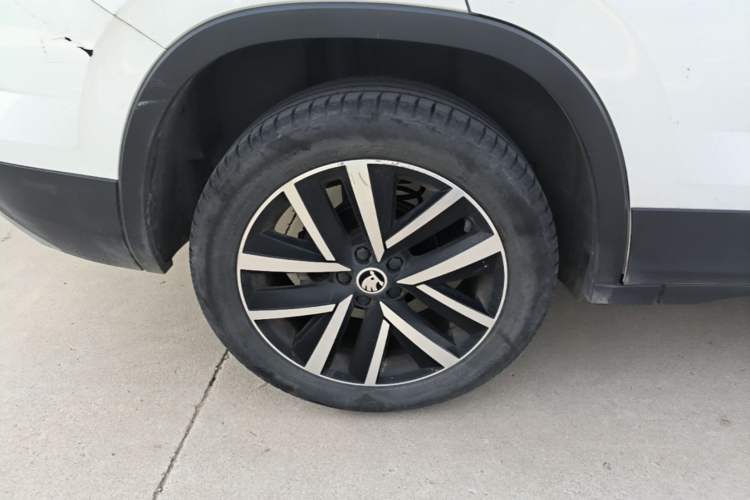 Used Skoda Kamiq 2020 1.5L Automatic Standard Edition Right Rear Wheel Hub
