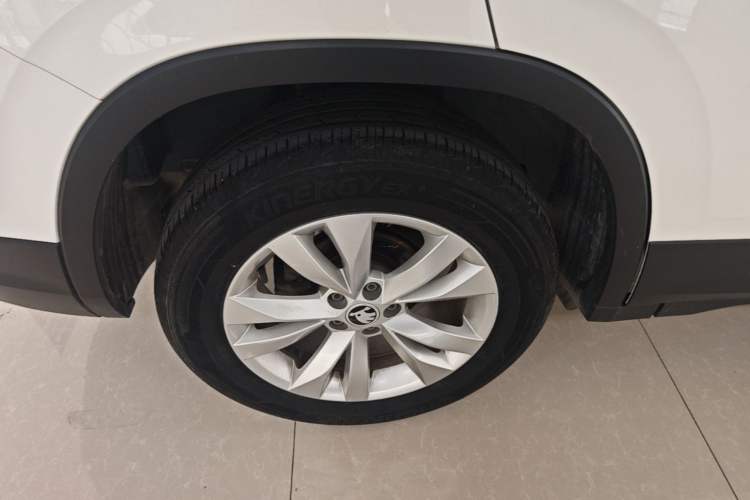 Used Skoda Kamiq 2020 1.5L Automatic Standard Edition Right Rear Wheel Hub